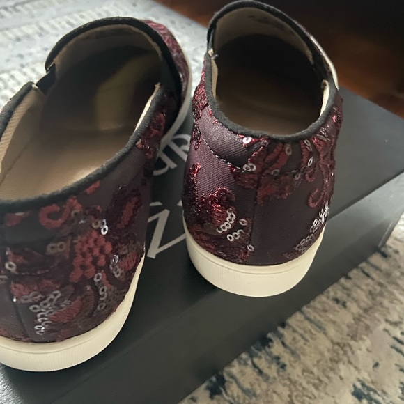 Naturalizer Marianne Bordo Lace with Sequins Loafers. Size 7. NWB - Picture 3 of 5